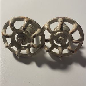 2 Rustic Vintage style knobs